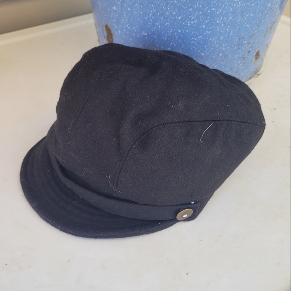 Hat - Picture 2 of 4